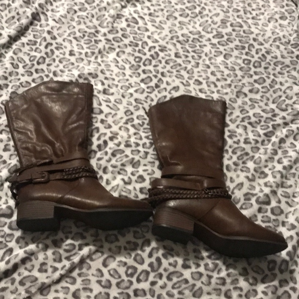 Brown boots